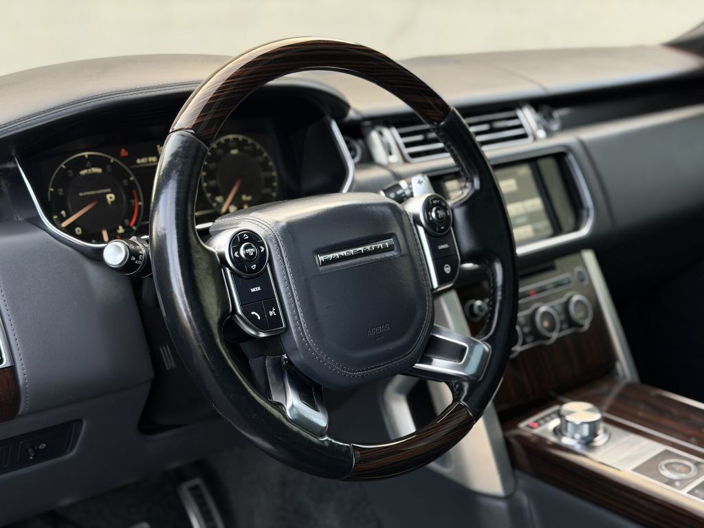 2016 Land Rover Range Rover Image 16