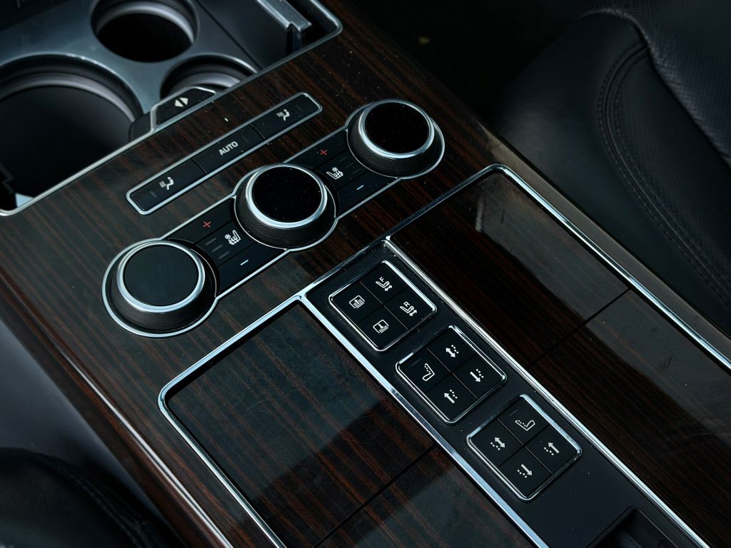 2016 Land Rover Range Rover Image 26