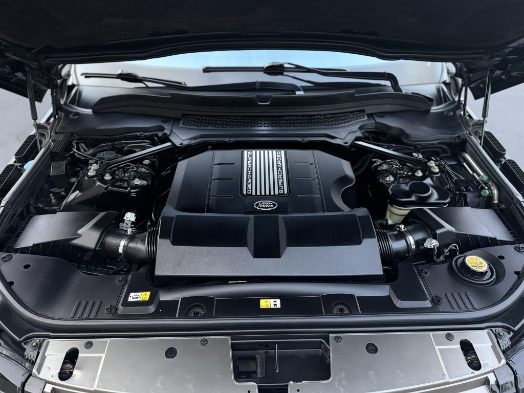 2016 Land Rover Range Rover Image 40