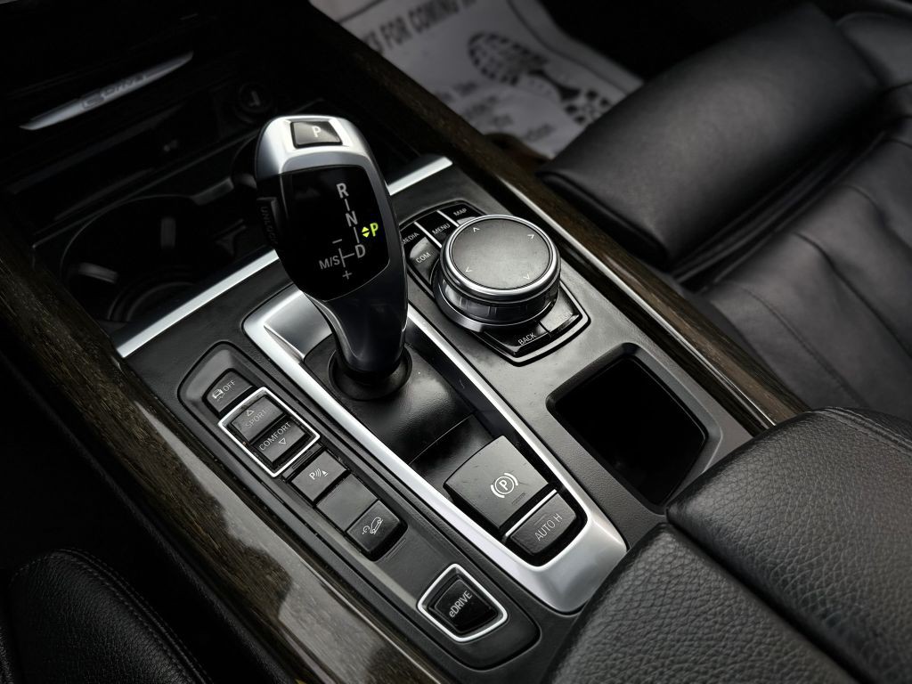 2017 BMW X5 Image 30