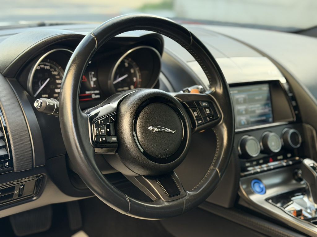 2015 Jaguar F-TYPE Image 14