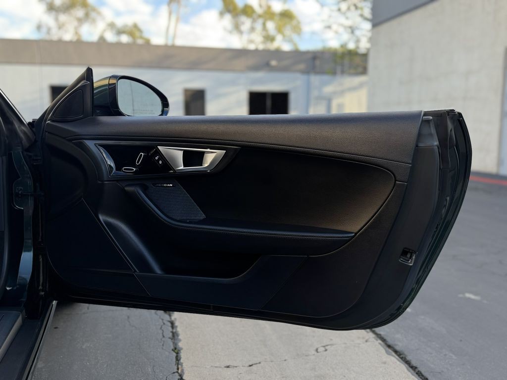 2015 Jaguar F-TYPE Image 20