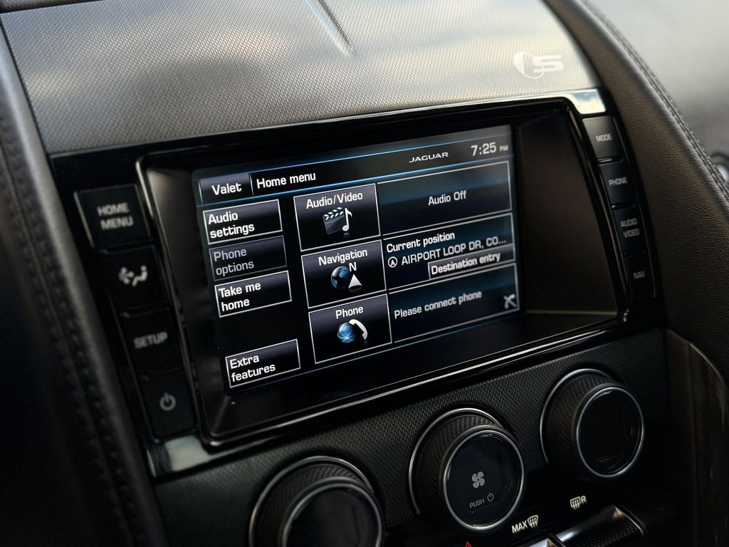 2015 Jaguar F-TYPE Image 23