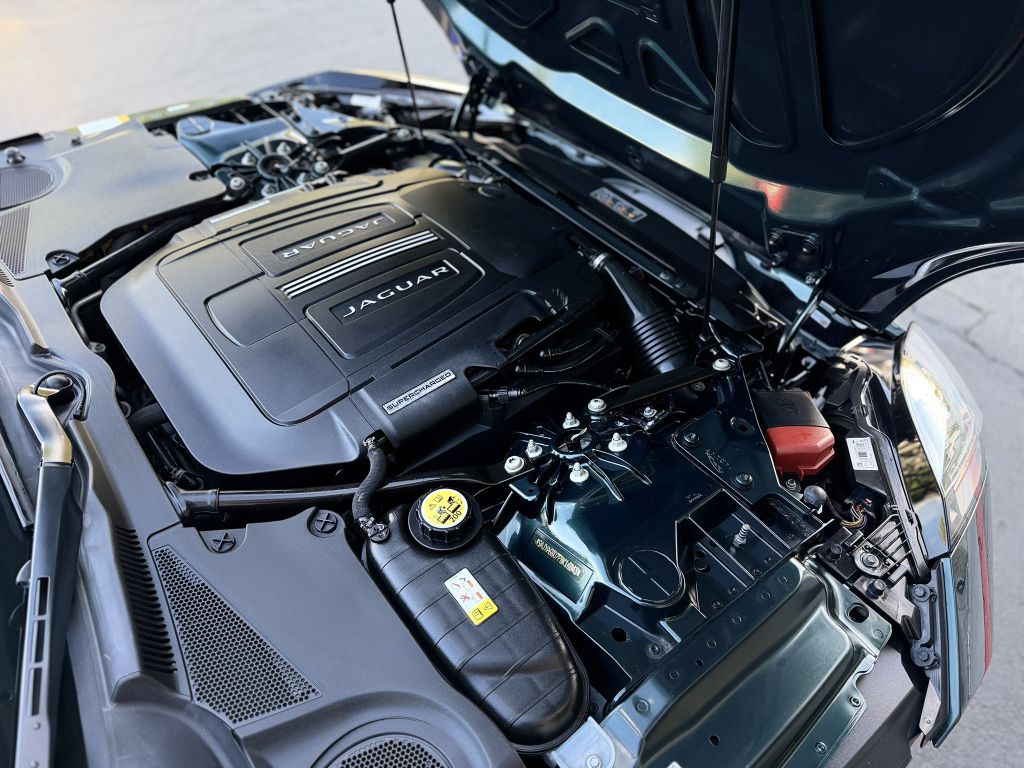 2015 Jaguar F-TYPE Image 27