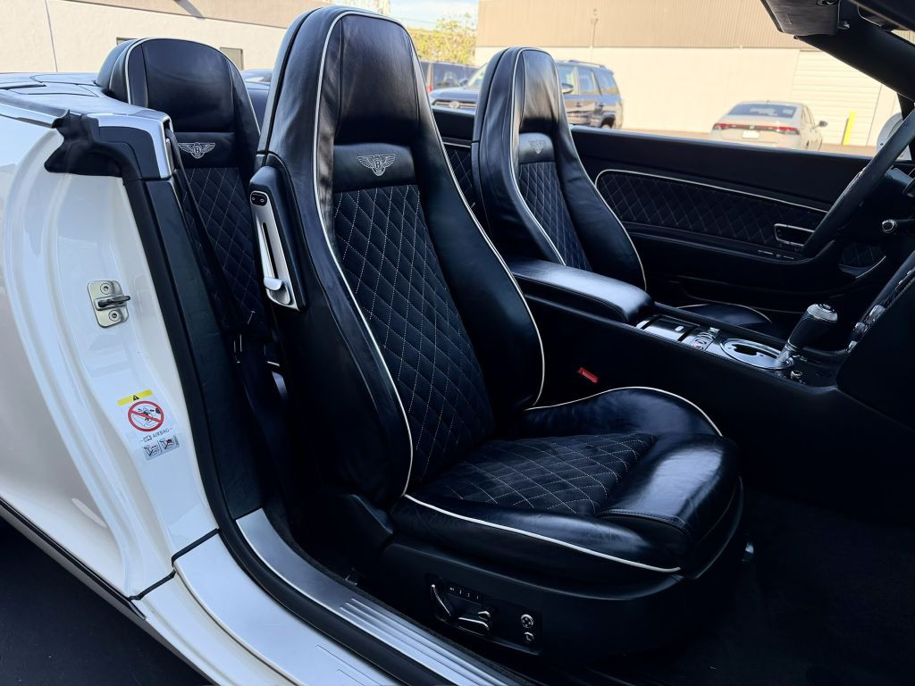 2011 Bentley Continental Image 25