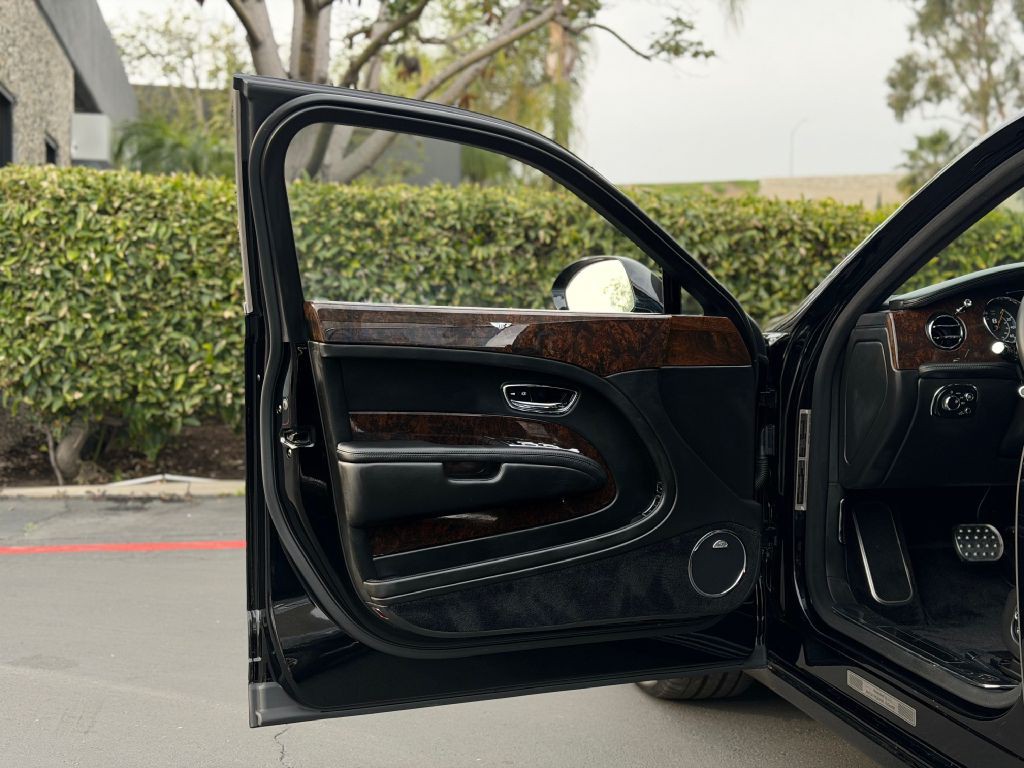 2013 Bentley Mulsanne Image 24