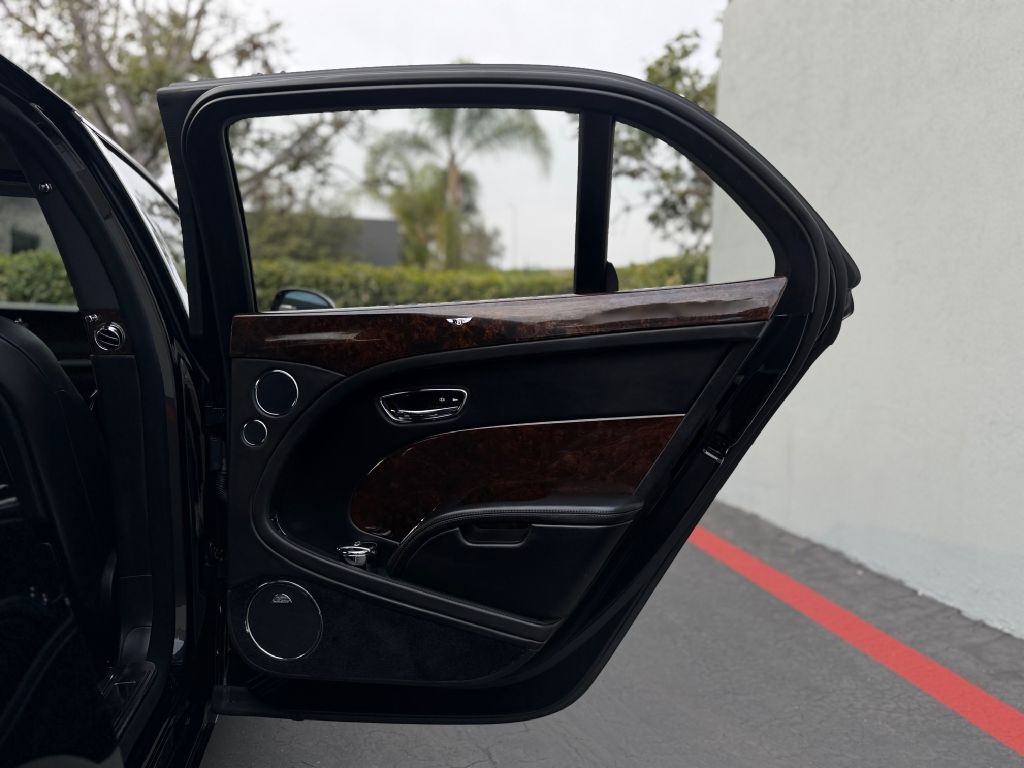 2013 Bentley Mulsanne Image 48