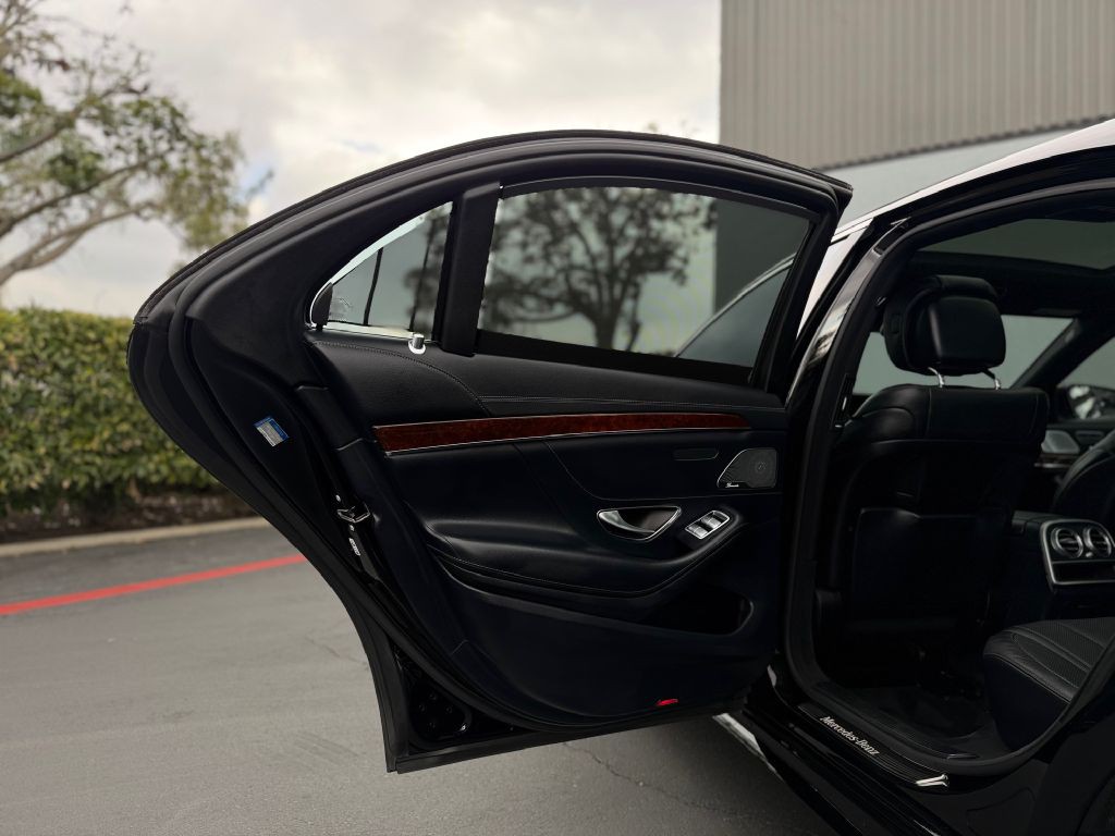 2015 Mercedes-Benz S-Class Image 25