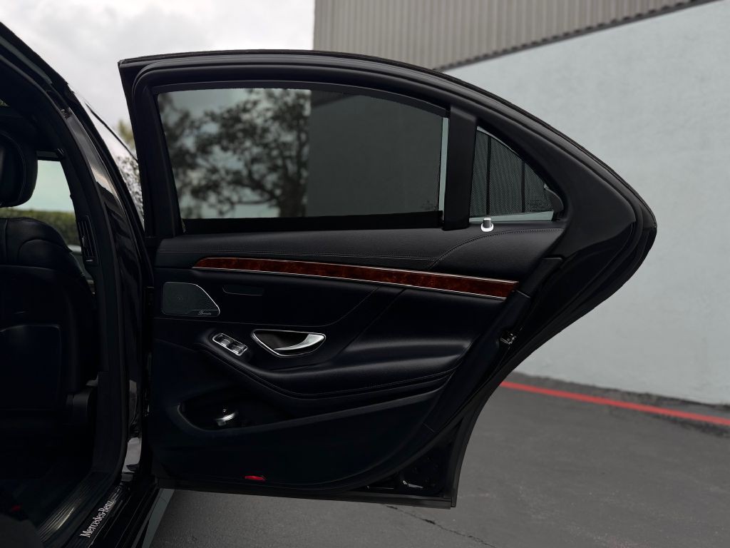 2015 Mercedes-Benz S-Class Image 32