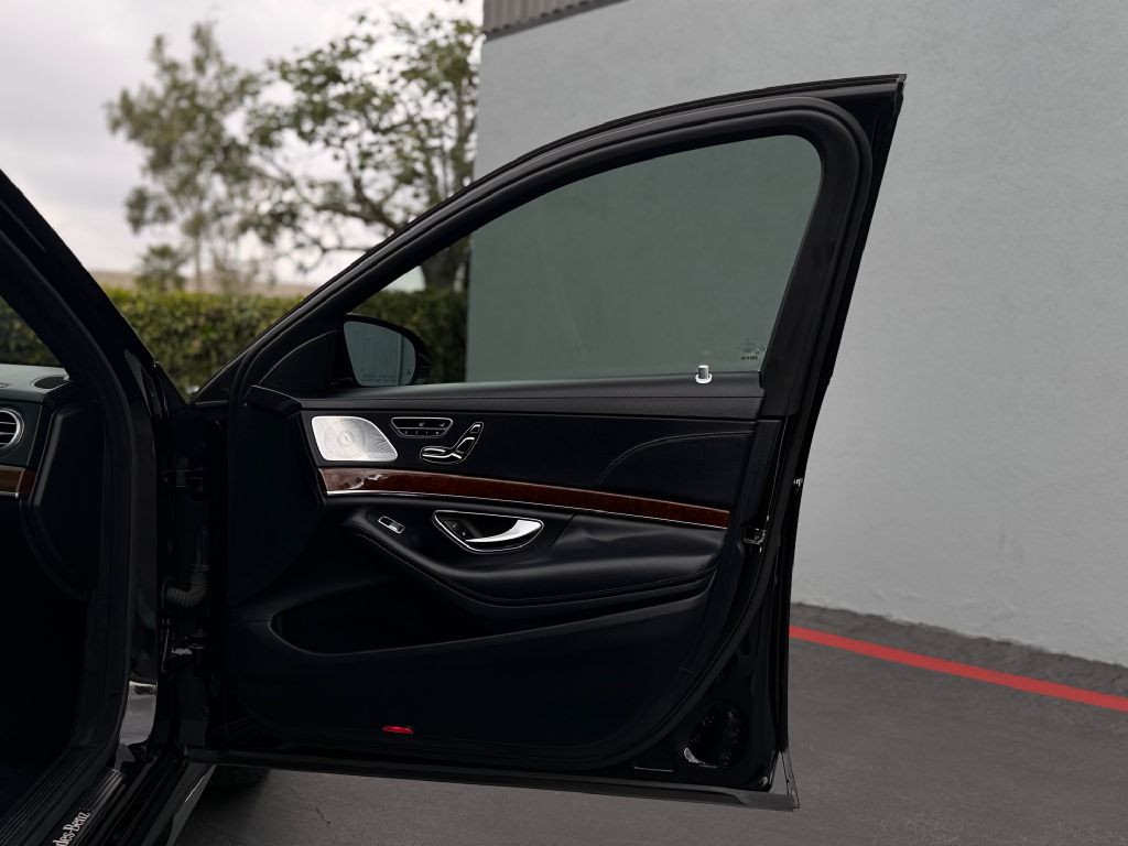 2015 Mercedes-Benz S-Class Image 35