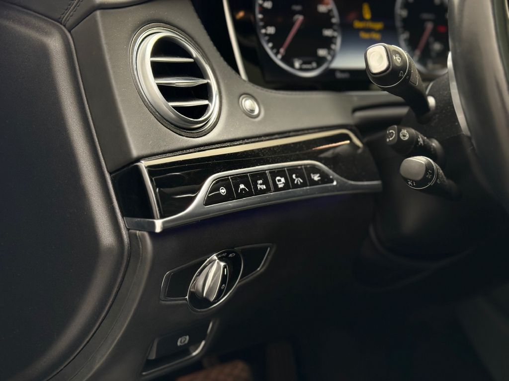 2017 Mercedes-Benz S-Class Image 30