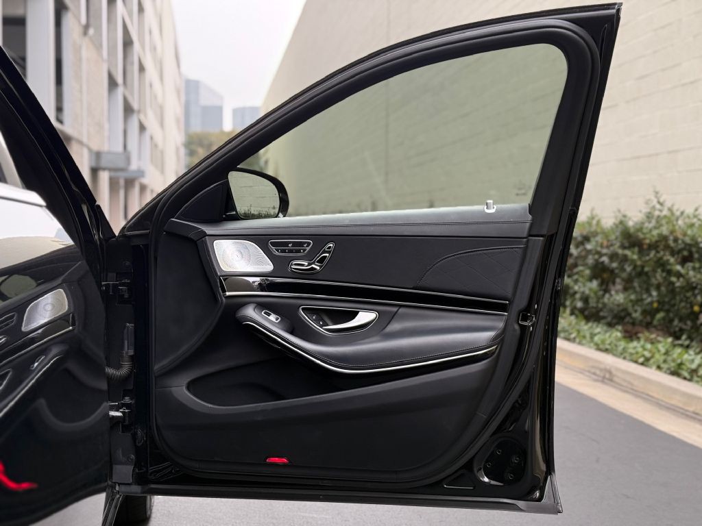 2017 Mercedes-Benz S-Class Image 43