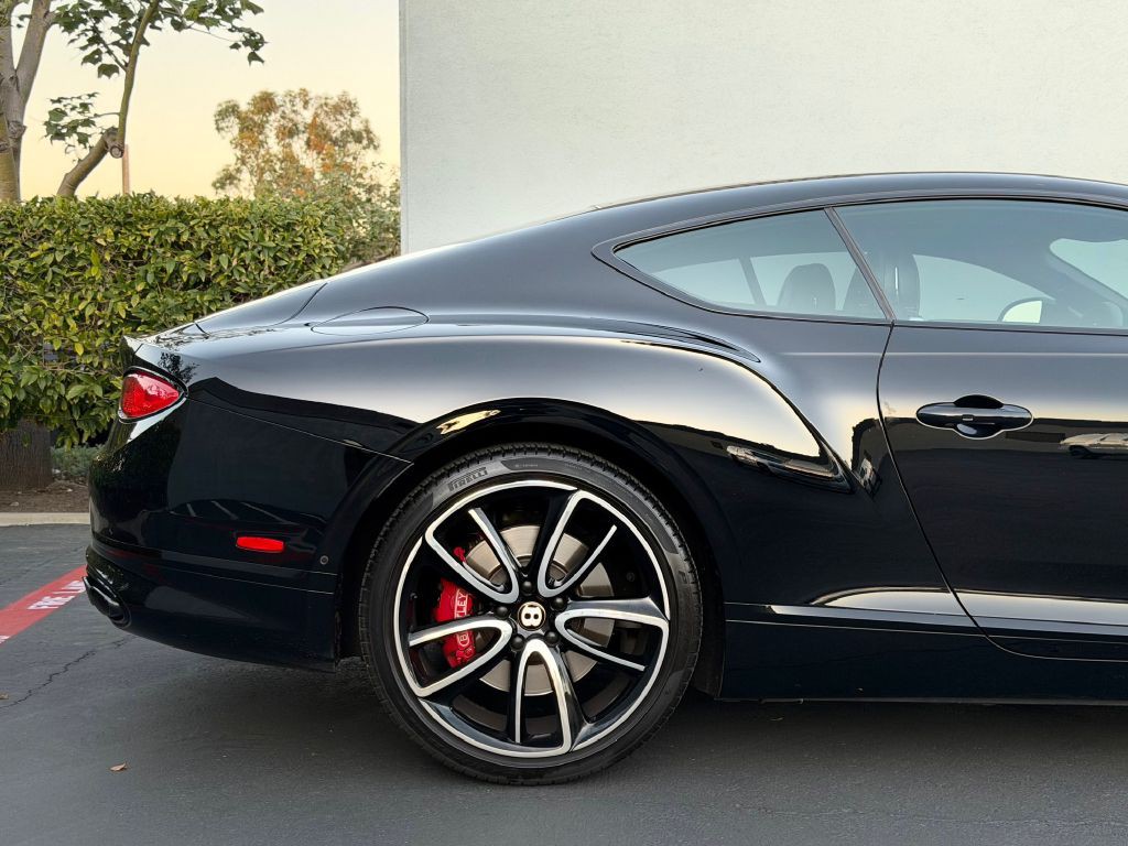 2020 Bentley Continental Image 5