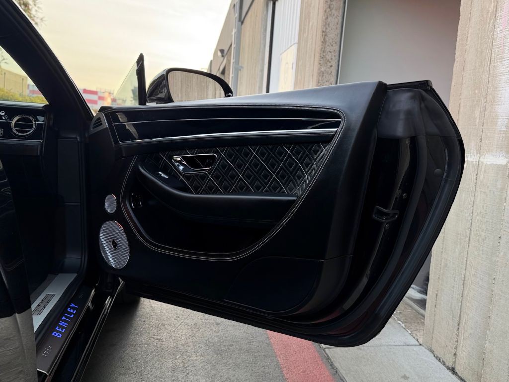2020 Bentley Continental Image 33