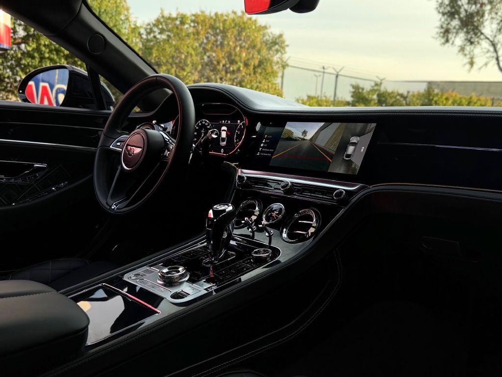 2020 Bentley Continental Image 34