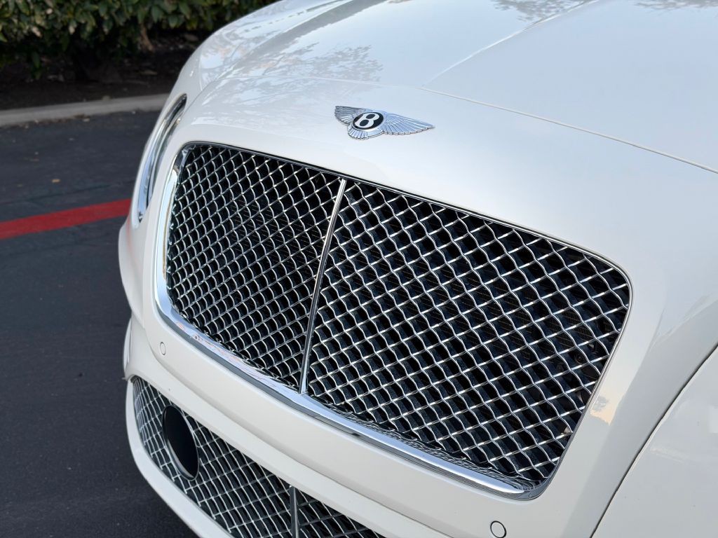 2016 Bentley Continental Image 11