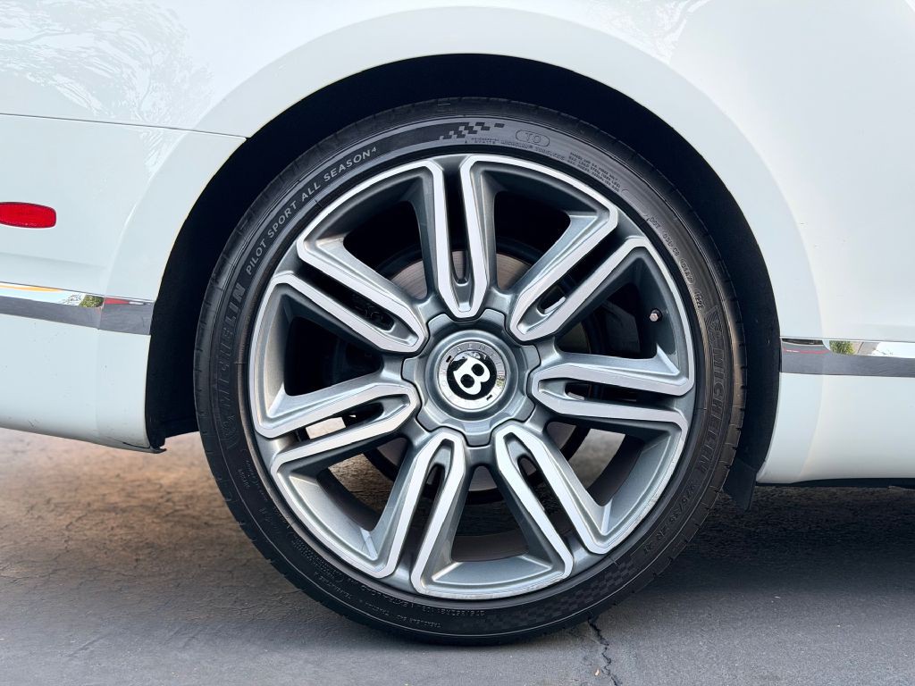 2016 Bentley Continental Image 16