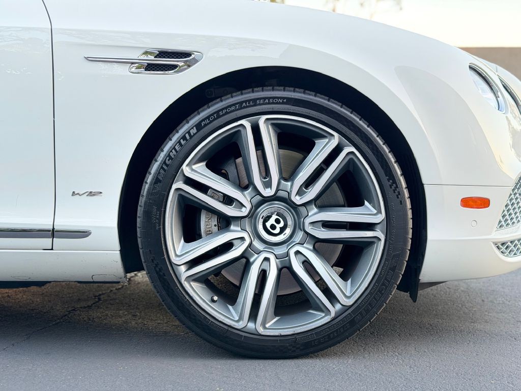 2016 Bentley Continental Image 17