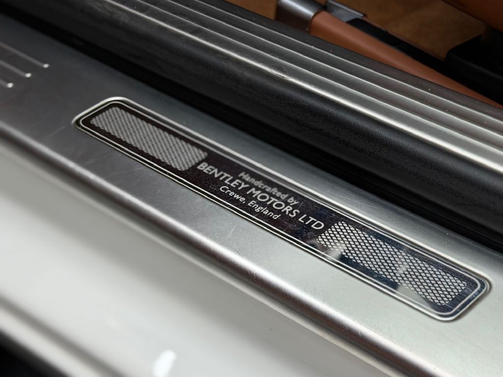 2016 Bentley Continental Image 24