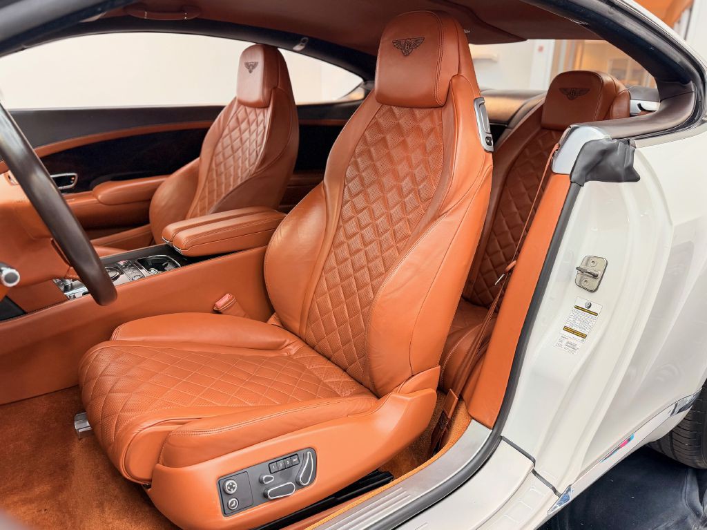 2016 Bentley Continental Image 26