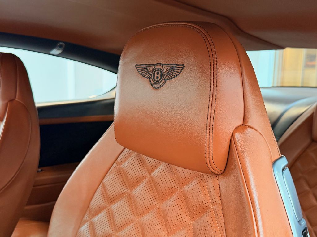 2016 Bentley Continental Image 28