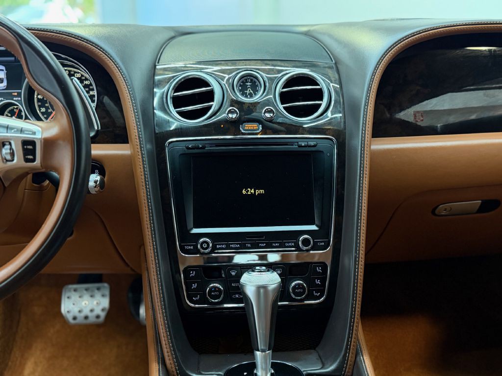 2016 Bentley Continental Image 37