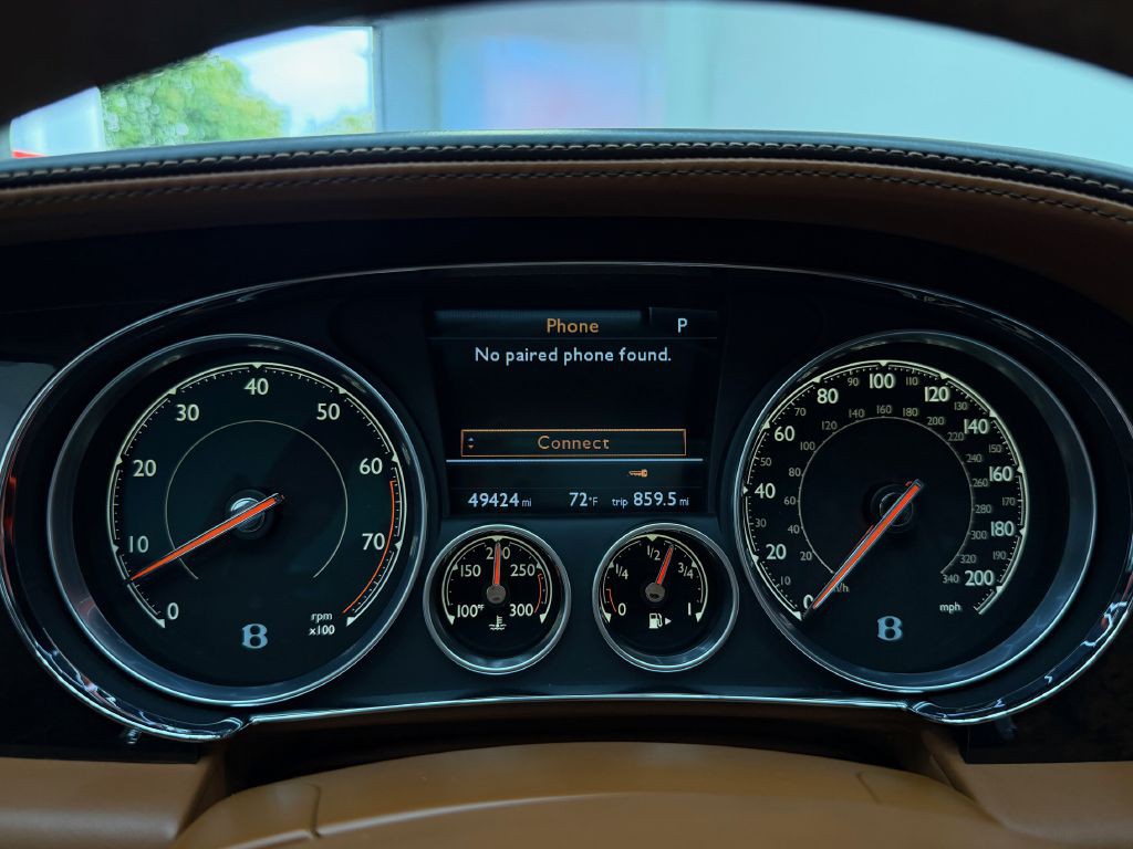 2016 Bentley Continental Image 38