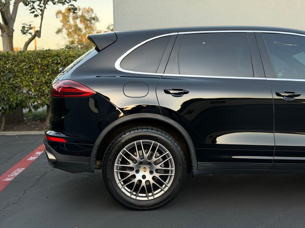 2015 Porsche Cayenne Image 4
