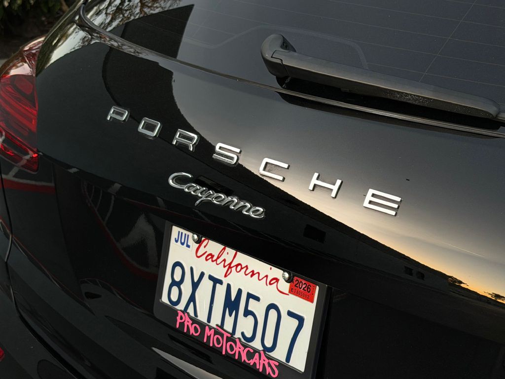 2015 Porsche Cayenne Image 13