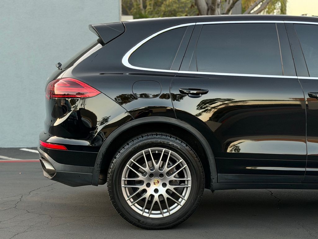 2015 Porsche Cayenne Image 14