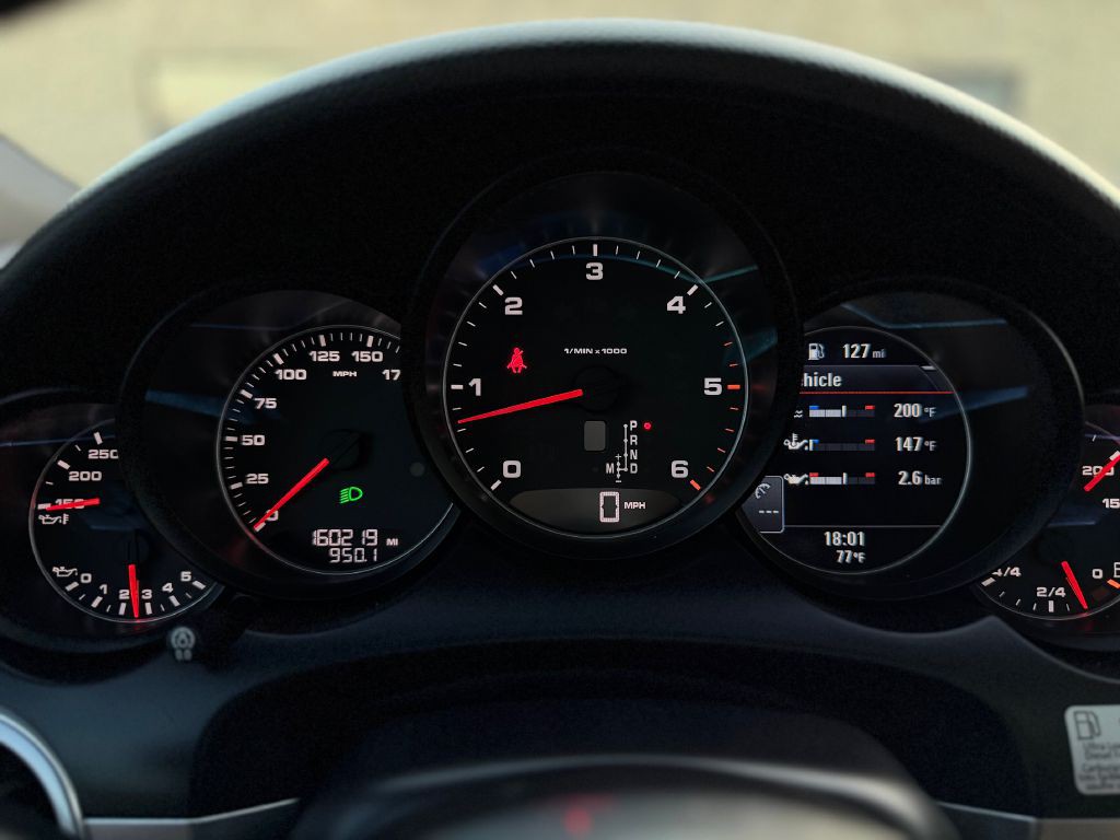 2015 Porsche Cayenne Image 16