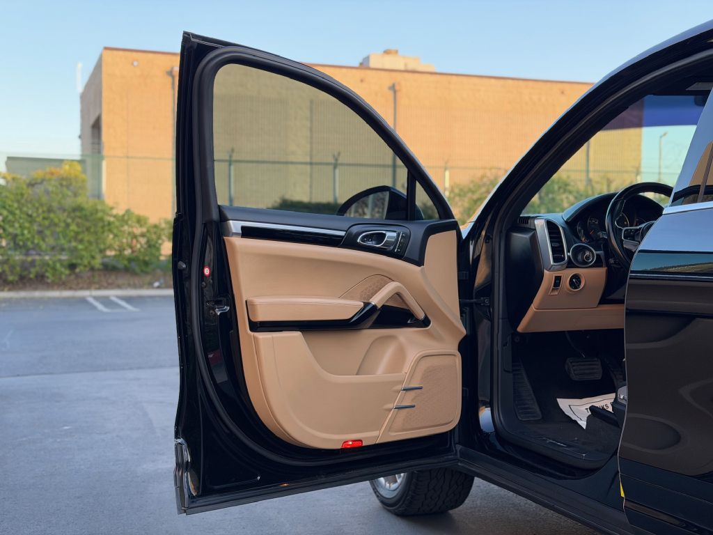 2015 Porsche Cayenne Image 19