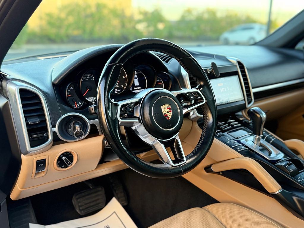 2015 Porsche Cayenne Image 21