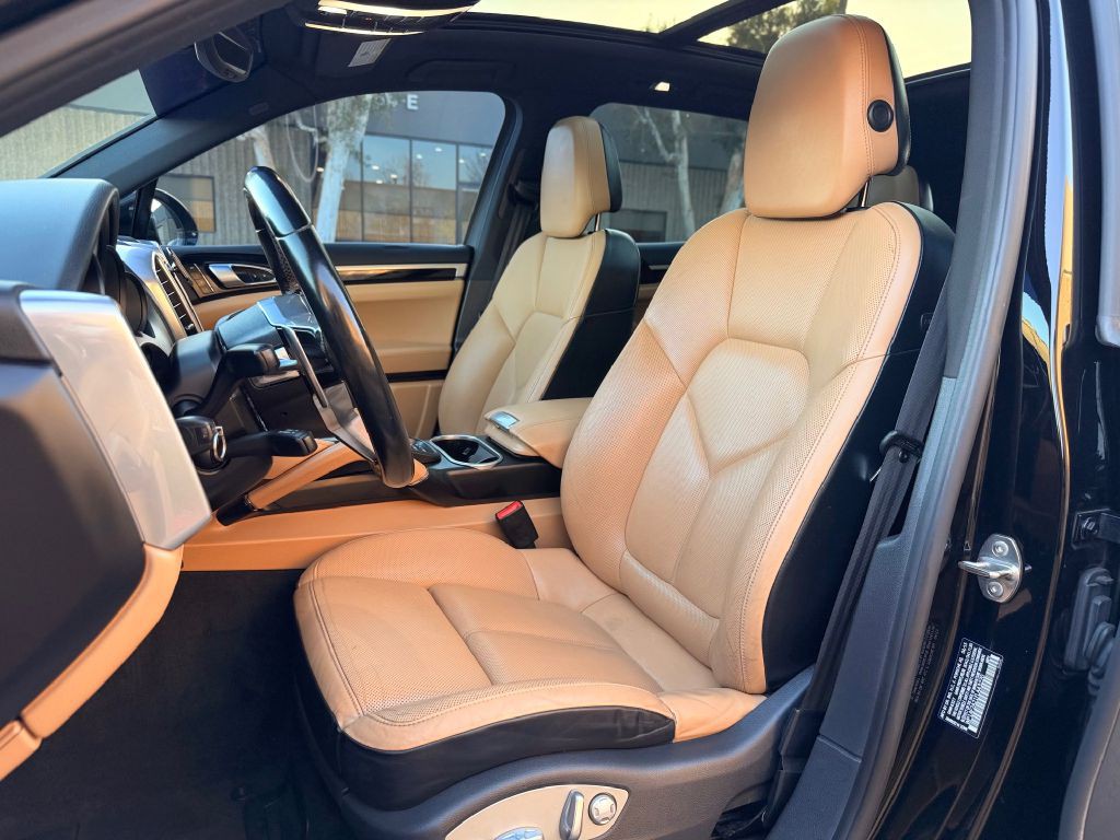 2015 Porsche Cayenne Image 22