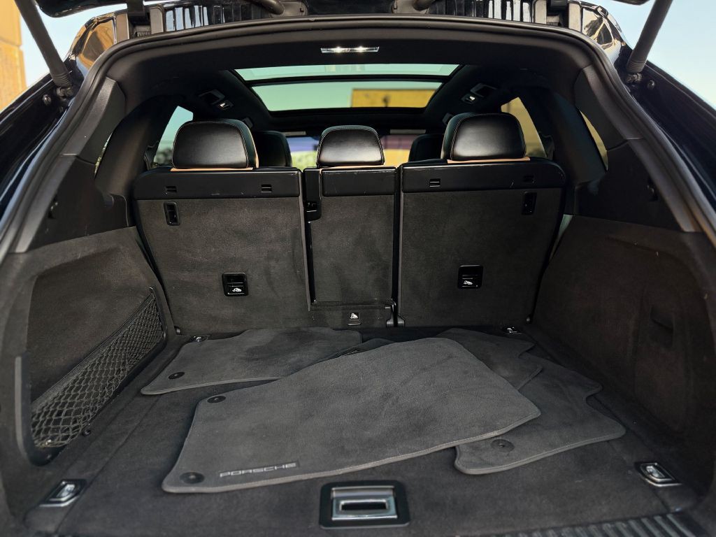 2015 Porsche Cayenne Image 26