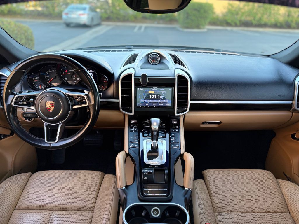 2015 Porsche Cayenne Image 32