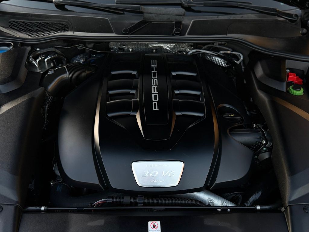2015 Porsche Cayenne Image 39