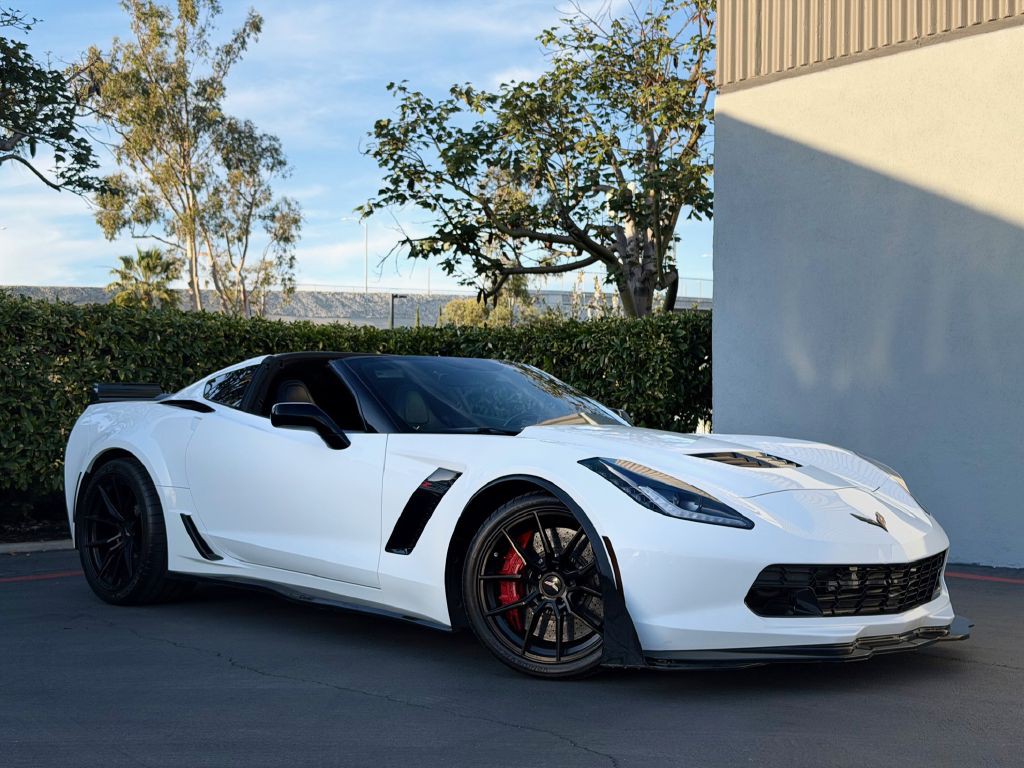 2015 Chevrolet Corvette Image 3