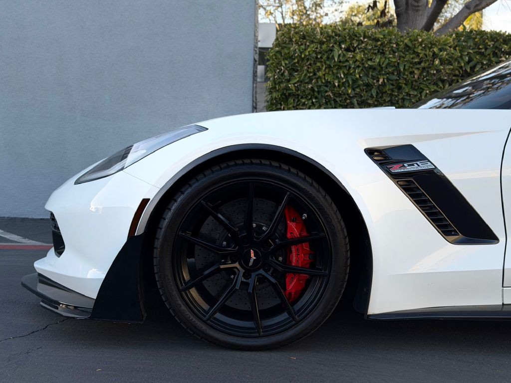 2015 Chevrolet Corvette Image 19