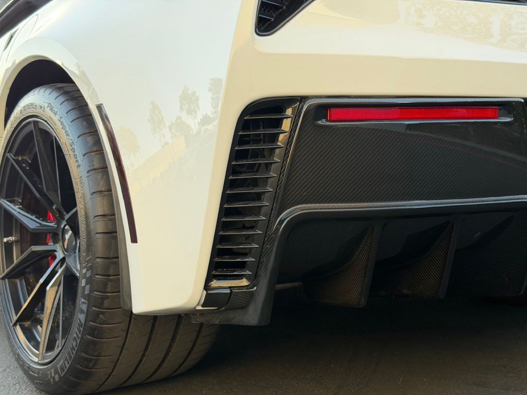 2015 Chevrolet Corvette Image 21