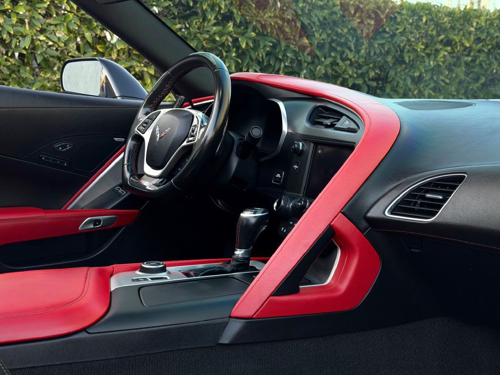 2015 Chevrolet Corvette Image 32