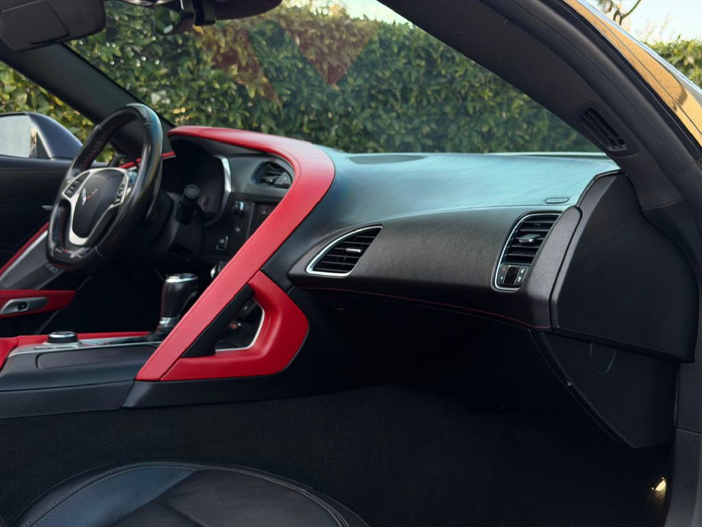 2015 Chevrolet Corvette Image 33