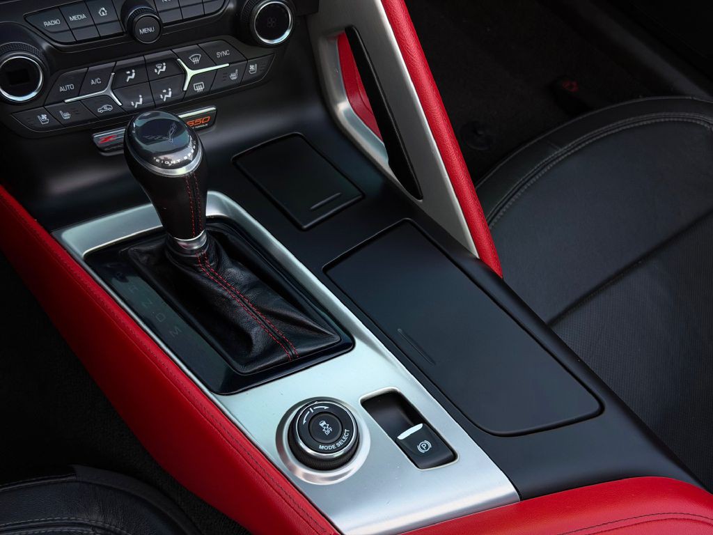 2015 Chevrolet Corvette Image 35