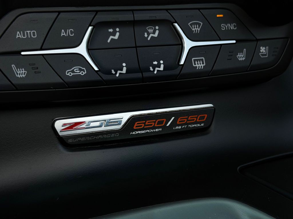 2015 Chevrolet Corvette Image 39