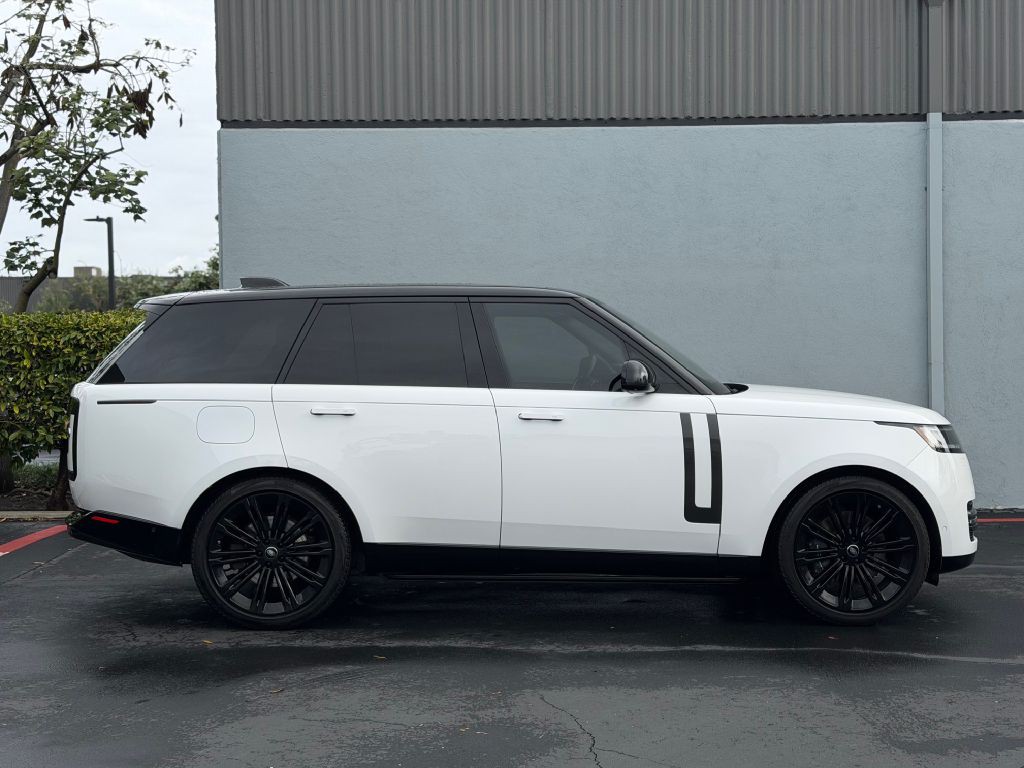 2023 Land Rover Range Rover Image 3