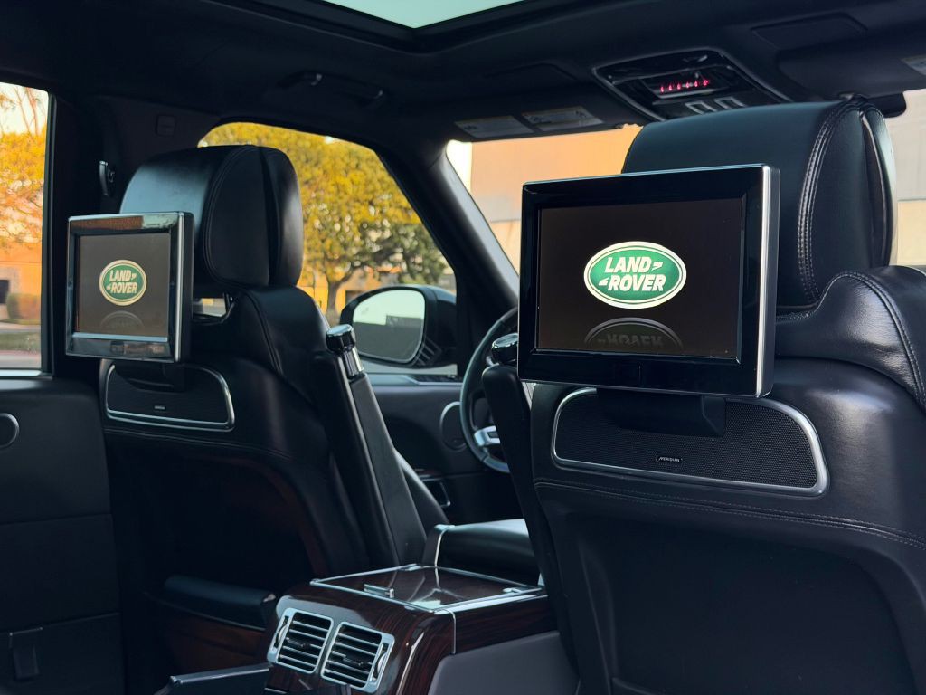 2016 Land Rover Range Rover Image 32