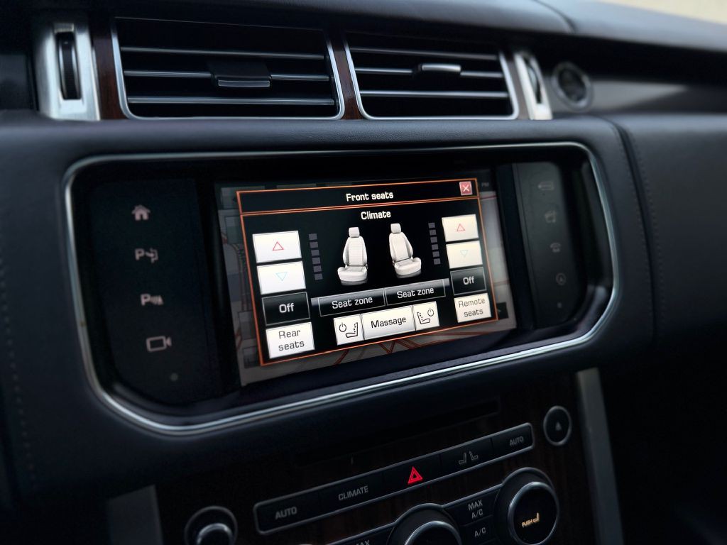 2016 Land Rover Range Rover Image 40