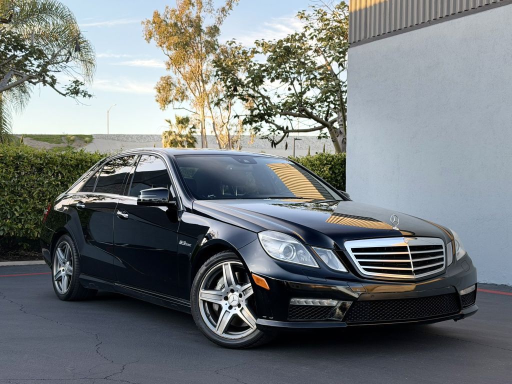 2010 Mercedes-Benz E-Class Image 1