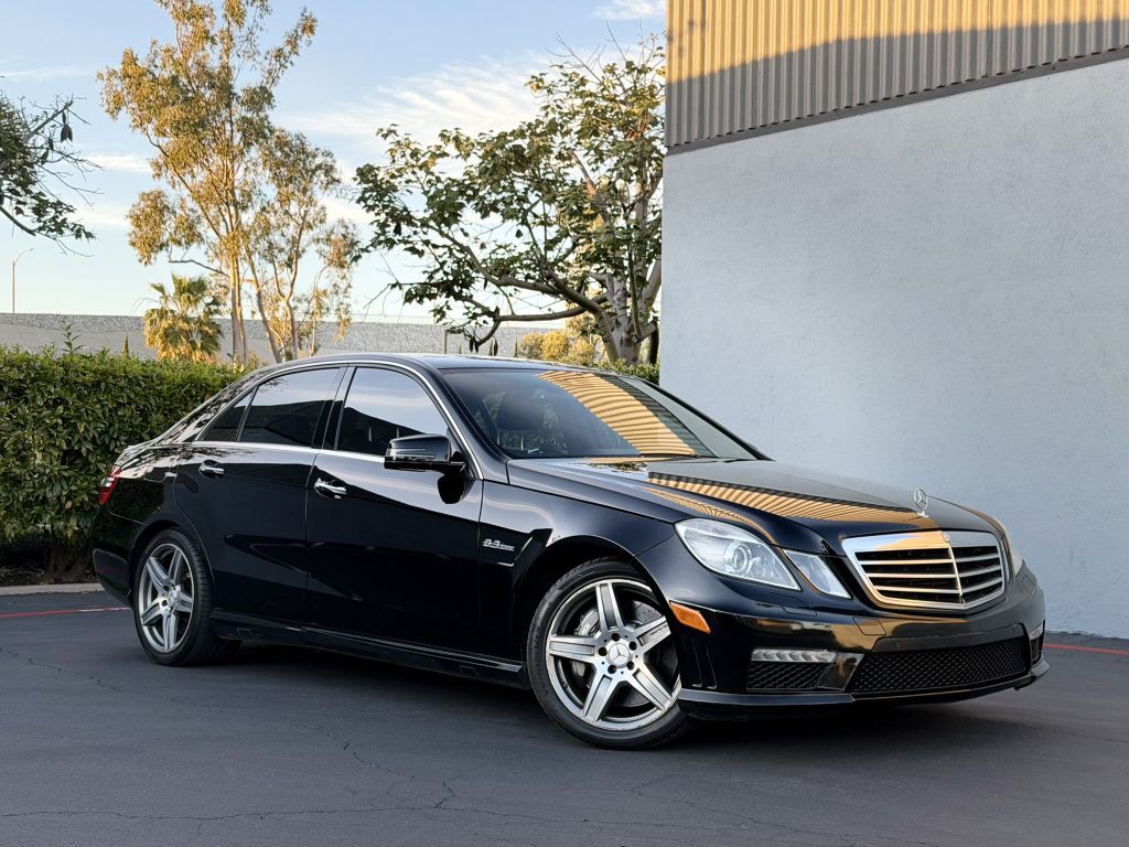 2010 Mercedes-Benz E-Class Image 2