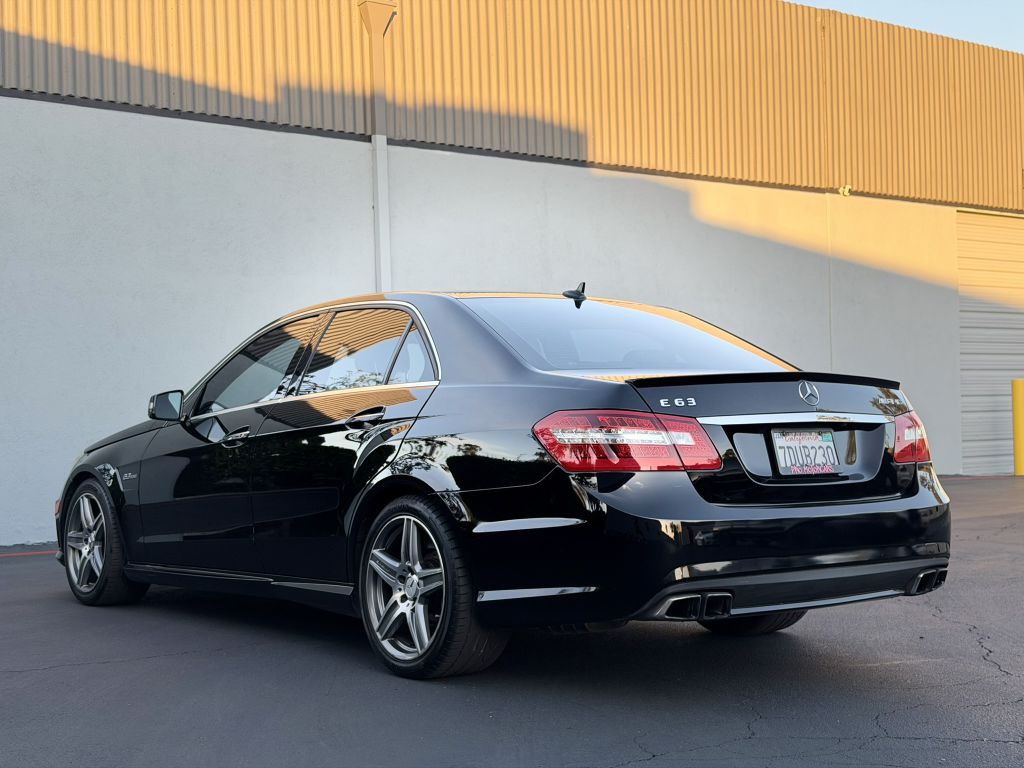 2010 Mercedes-Benz E-Class Image 9